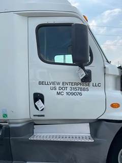 Freightliner Cascadia Door