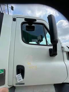 Freightliner Cascadia Door