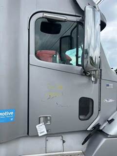 Freightliner Columbia 120 Door
