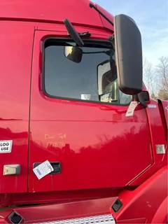 Volvo VNL Door