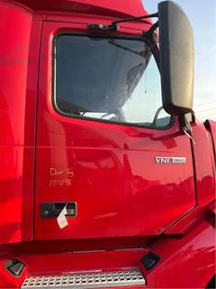 Volvo VNL Door