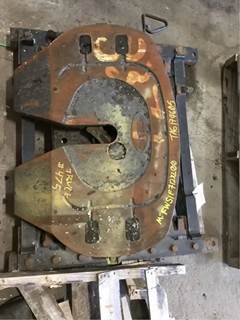 Holland Fifth Wheel for a 2014 Freightliner CASCADIA 125