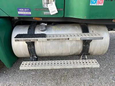 Freightliner Century Class 120 Fuel Tank for a 2007 Freightliner CST120 century
