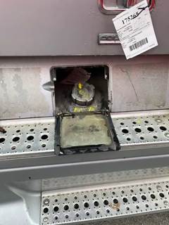 Freightliner Columbia 120 Fuel Tank