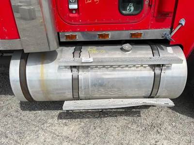 International F9370 Fuel Tank for a 1999 International F-9370