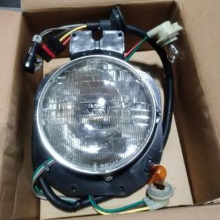 United Pacific 31349 Lh Headlight Assembly For Freightliner   Product Overview:
