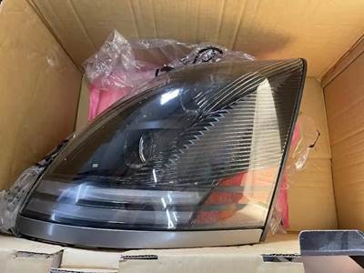 Volvo VNL Headlight Assembly