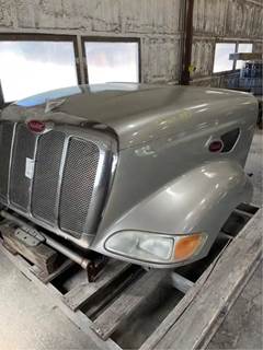 Used 2007 Peterbilt 387 Hood Assembly