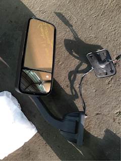 Freightliner Cascadia Mirror