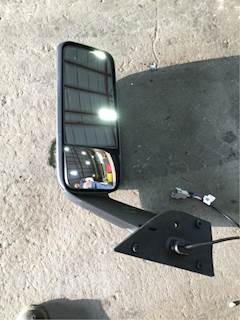 Freightliner Cascadia Mirror