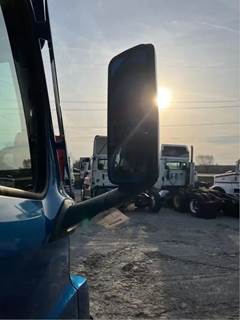 Freightliner Cascadia Mirror