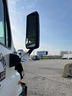 Freightliner Cascadia Mirror