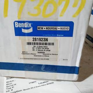 Bendix DV-2 Drain Valve 281923N, Core Charge: 0.00