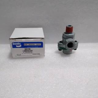 Bendix DC-4 Double Check Valve p/n 800196, Core Charge: 0.00