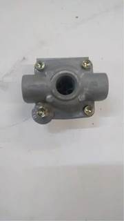 Part Type: Air Valves - Bendix QR-1 Quick Release Valve 289525, Core Charge: