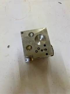 Cummins Body,Electronic Governor 3060563, Core Charge: 0.00