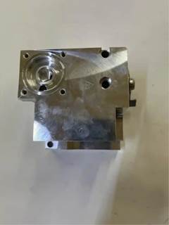 Genuine Cummins Body , Electric Governor P/N 3060563, Core Charge: 0.00