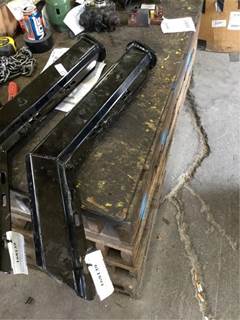 Freightliner Universal Mudflap Bracket With No Reflective Tape. Lh/Rh Bracket. P