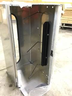 New Battery Box, Assy-Box900, No Stp, Pol. P/N, Core Charge: 0.00