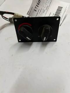 Freightliner Control Assy. Nite A/C 871245 Good Take Out, Core Charge: 0.00