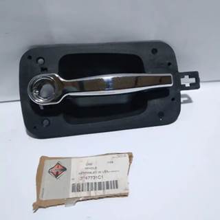 International Left Exterior Chrome Door Handle, Part # 3747731C1