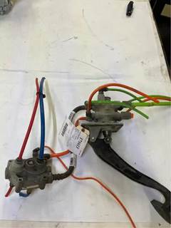 Kenworth Good Take Out Brake Control Foot Pedal Paccar G90-1174-101111110, Core