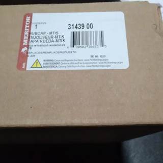 Meritor Genuine Hubcap  - Mtis - 3143900  Cross Reference 180.10684, 18010684,