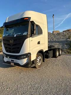 2024 Nikola Tre BEV Class 8 Electric Truck-Tractor Vehicle for Sale