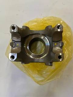 International End Yoke Transmission 2607592C1, Core Charge: 0.00