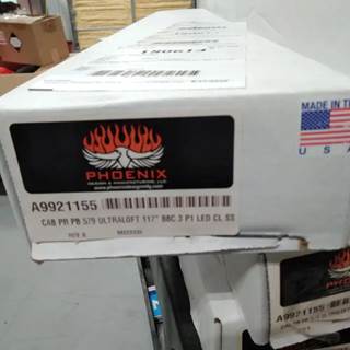 Phoenix Cab Pr Pb 579 Ultraloft 117" BBC 3 P1 Led CL SS p/n A9921155, Core