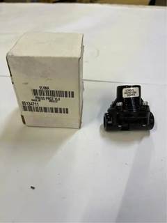 Wabco R90555396  Air Brake Pressure Protection Valve / Volvo 85134711 , Box Of 8