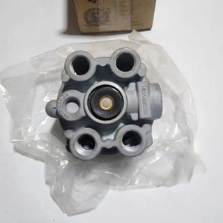 Wabco Air Brake Foot Valve p/n RA86477, Core Charge: 0.00