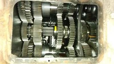 Eaton-Fuller RTLO15610B Transmission for a 2000 Gmc/Volvo/White VNL200