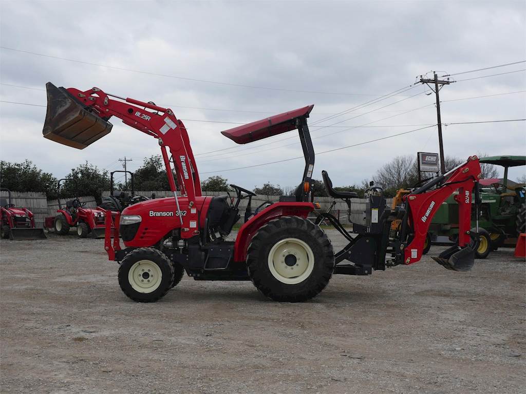 2015 Branson 3520R Tractor