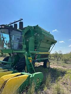 John Deere 7460 Cotton Picker