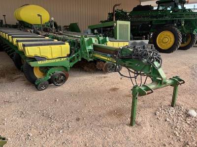 John Deere 1770NT Planter / Row Unit