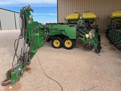 John Deere DB44 Planter / Row Unit