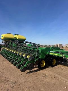 John Deere DB60 Planter / Row Unit