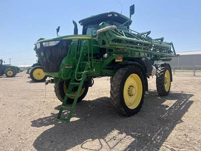 John Deere R4030 Self-Propelled Sprayer