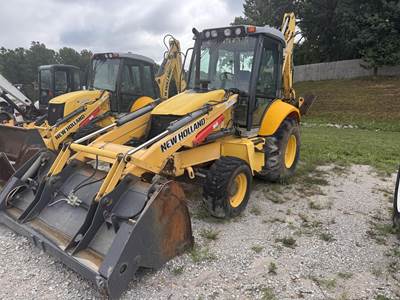 New Holland B95B Backhoe