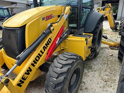 New Holland B95CSC Backhoe