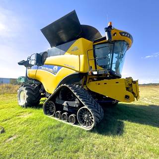New Holland CR9.90 REVELATION Combine