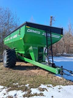 Demco 1000 Grain Cart