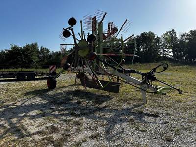 Claas LINER 3100 Hay Rake