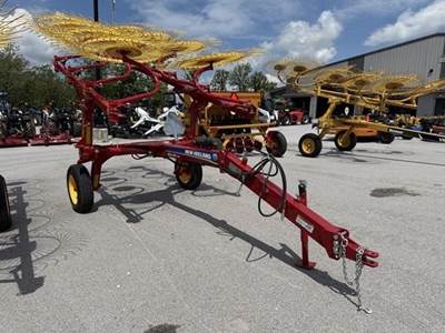 New Holland PROCART 819 Hay Rake