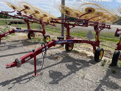 New Holland PROCART 819 Hay Rake