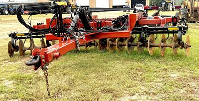 Case IH CONSER-TILL 690 Ripper