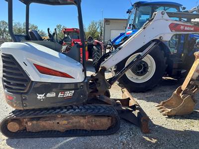 Bobcat E32R2 Mini Excavator