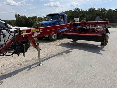 New Holland DISCBINE 310 Pull-Type Mower Conditioner/Windrower
