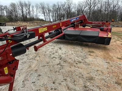 New Holland DISCBINE 313 Pull-Type Mower Conditioner/Windrower